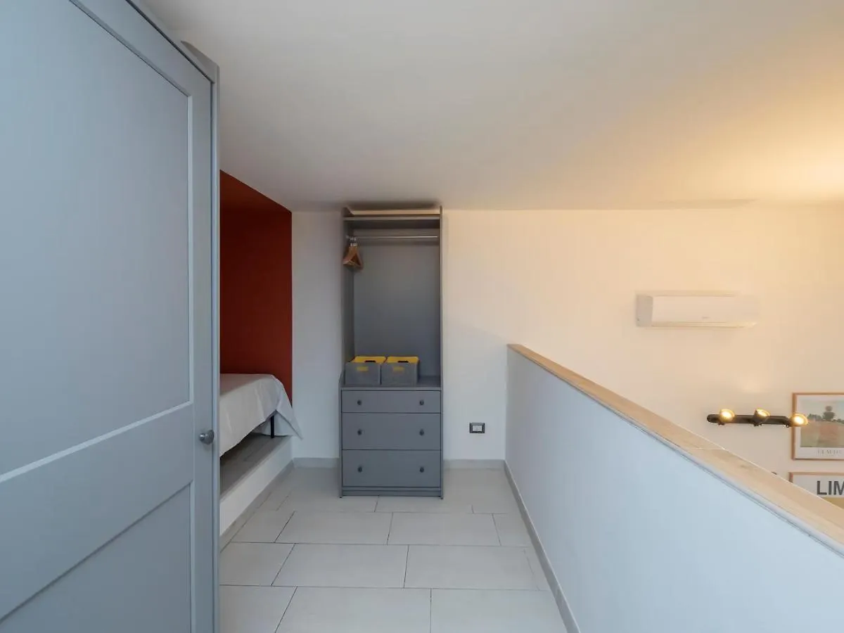 Ihost Apartment - Romilli 17A Milaan